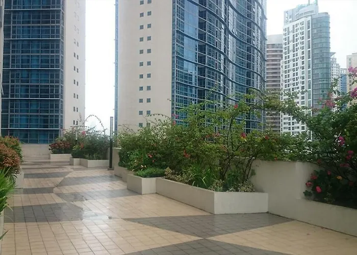 Bgc - Two Bedroom With Game With 400mbps Wifi- 09 *