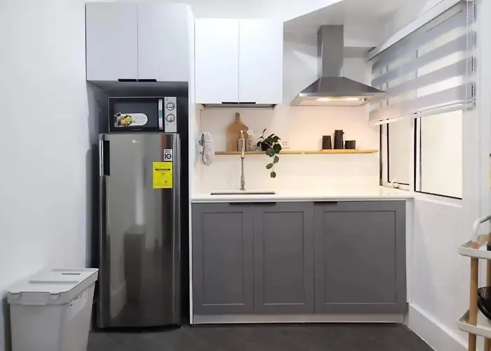 Apartment Bgc - Two Bedroom With Game With 400mbps Wifi- 09
